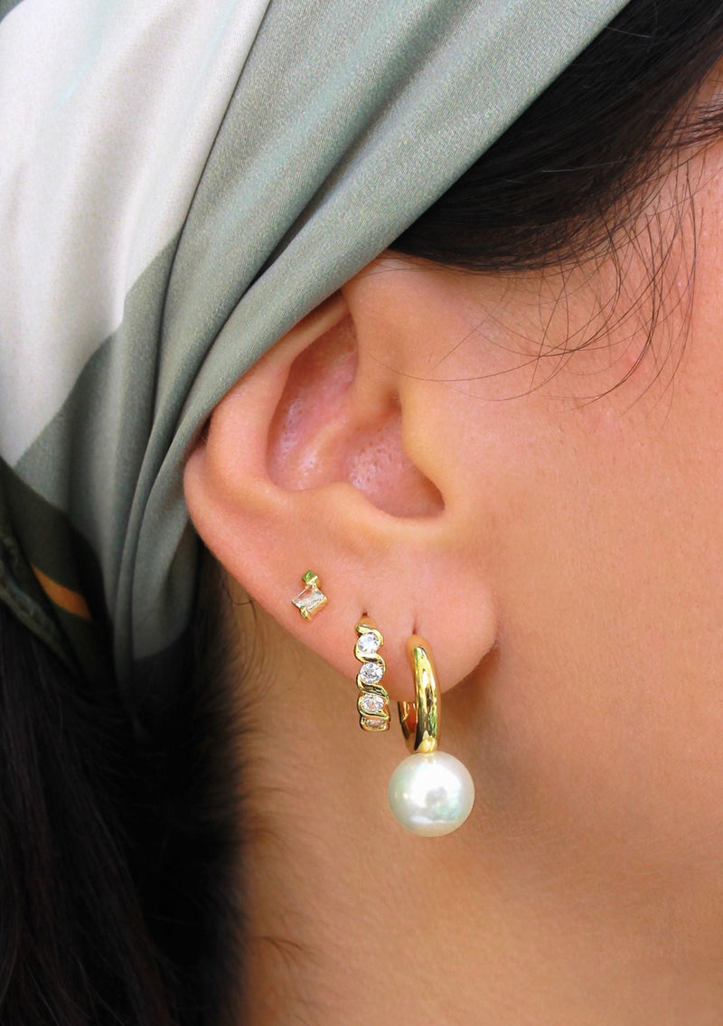 Gleaming Pearl Earrings Set