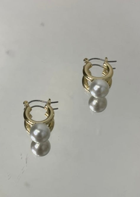 Pearl Huggie Earring, Gold