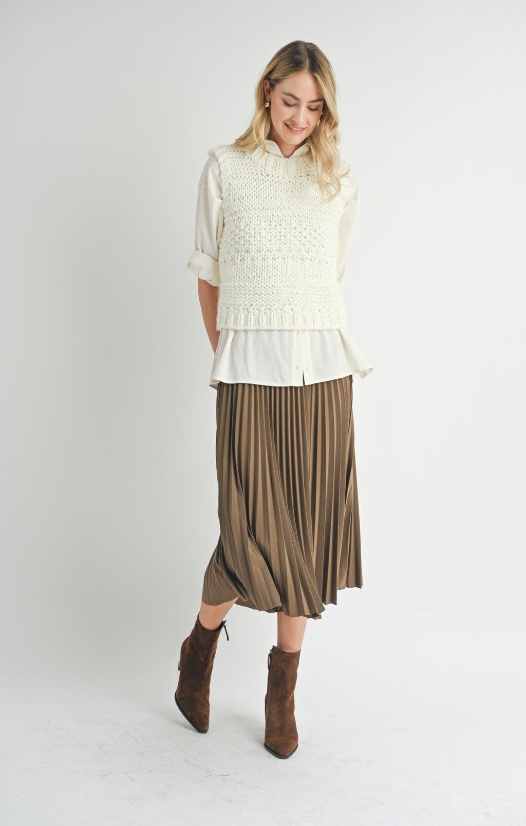 Isla Chuncky Knit Sweater Vest, Ivory