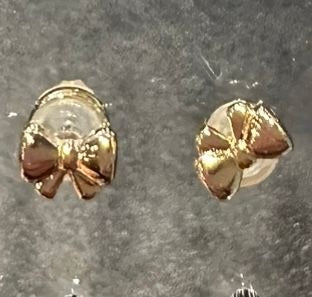 A Bow-T Time Studs