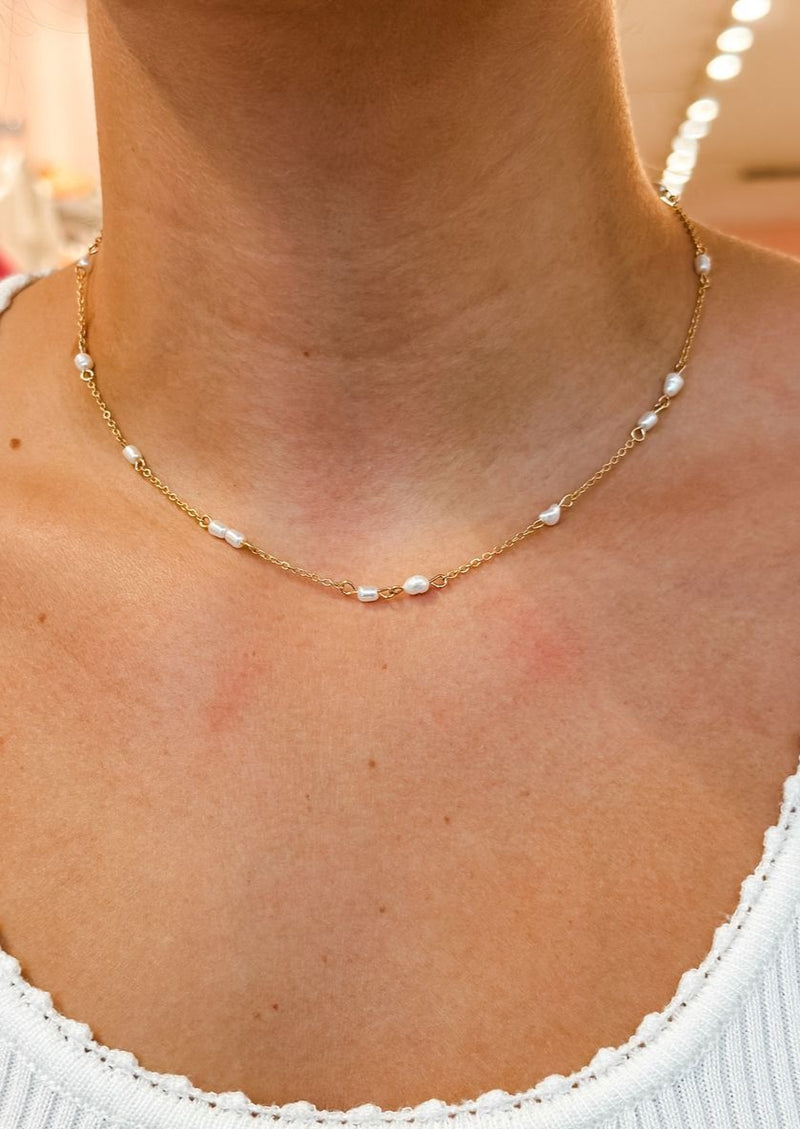 Dainty Fresh Water Pearl Necklace. Gold