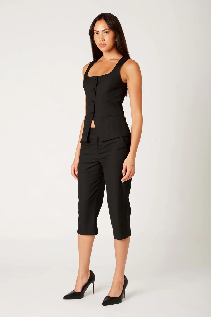 Gisele Vest, Black