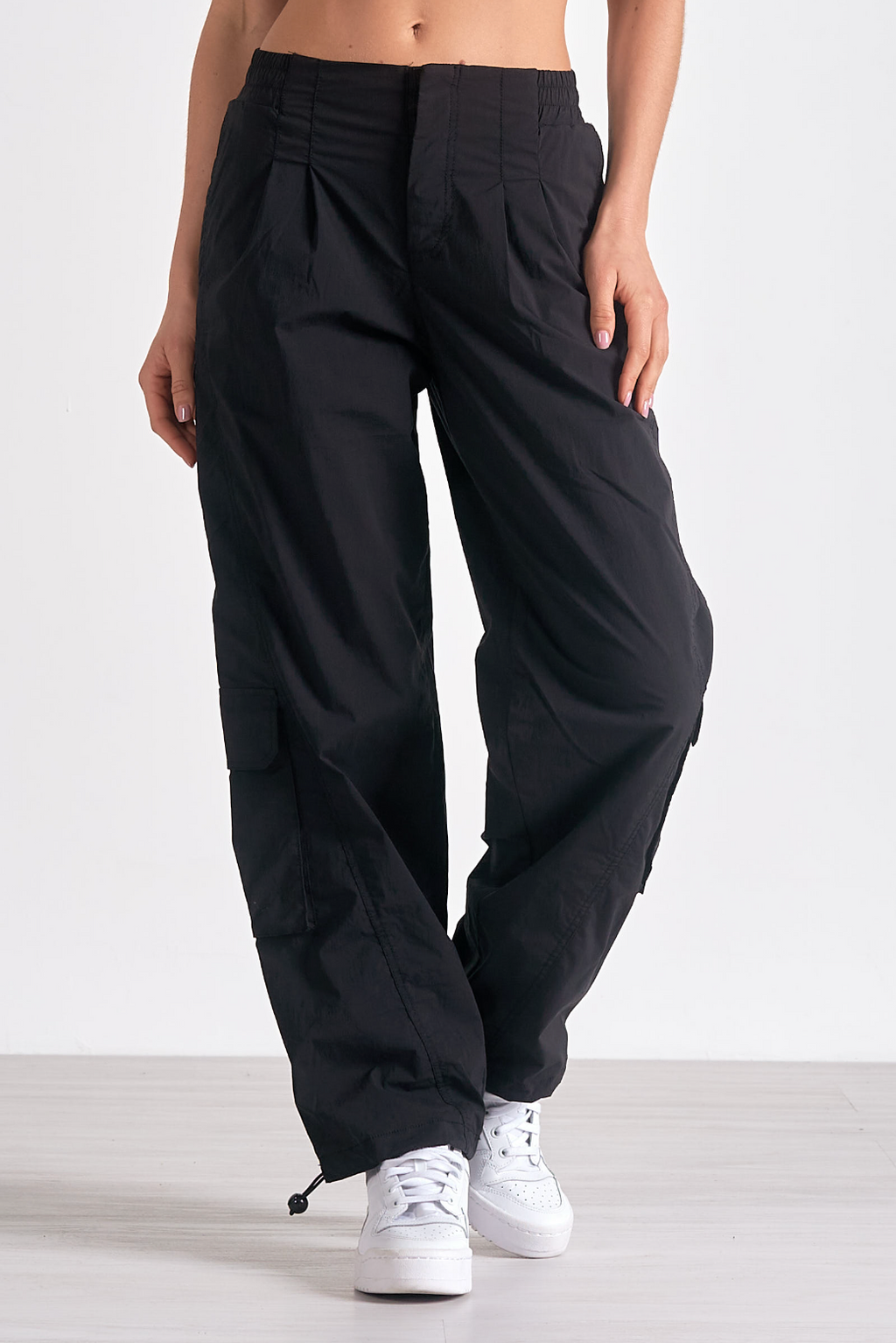 Pull Tag Detail Cargo Pants, Black