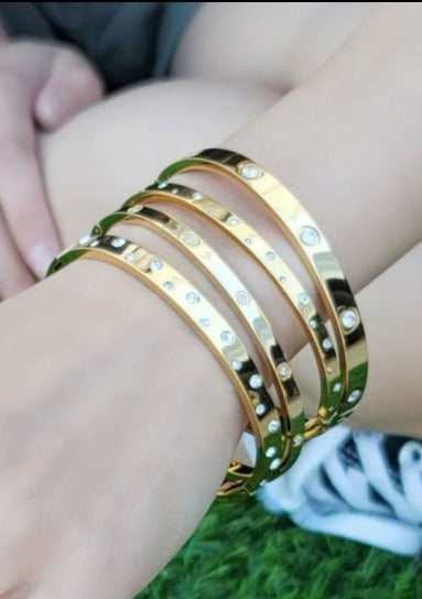 Rhinestone Bangle, Gold